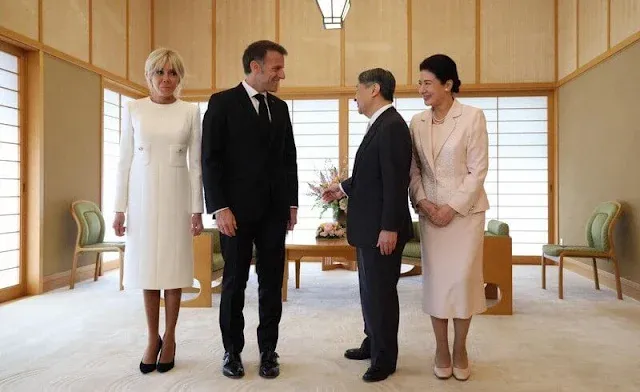 马克龙送日本皇后吻手礼，雅子全程说法语，72岁布里吉特穿LV更显嫩_马克龙送日本皇后吻手礼，雅子全程说法语，72岁布里吉特穿LV更显嫩_