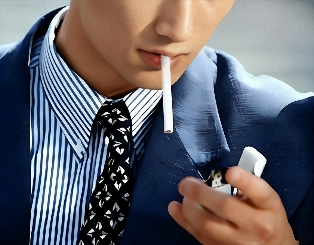 Domestic Entertainment Old Perverted Scumbag Uncle Lang Specializes In Cheating On Young Actresses-Lijin Finance