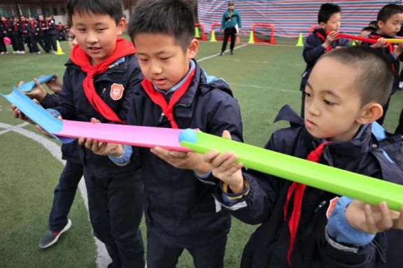 低年级趣味运动会项目_高年级趣味运动会项目_小学生趣味运动会300字