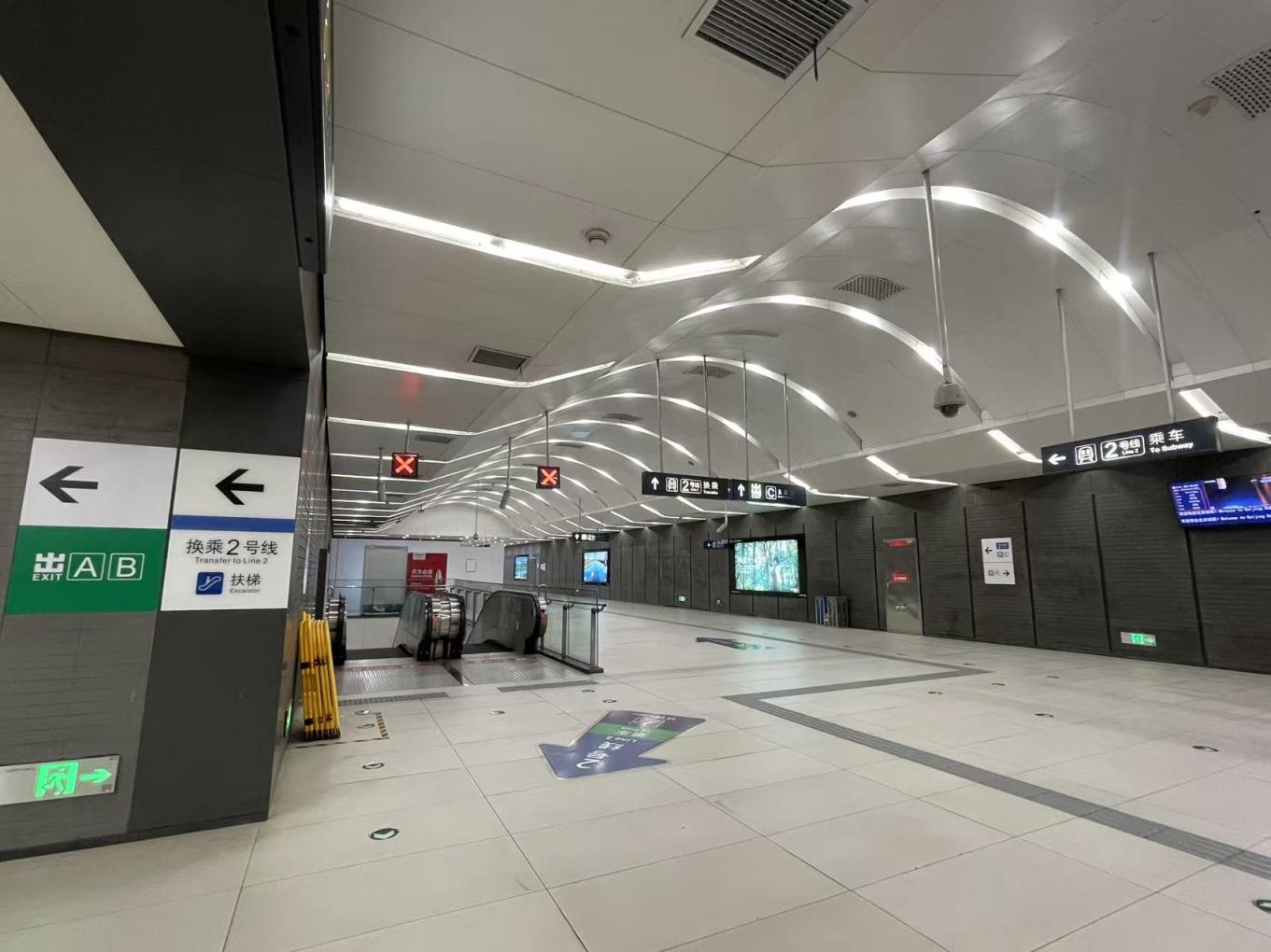 北京地铁换乘站出入口线路标识_BNB official app_北京地铁换乘站指引优化